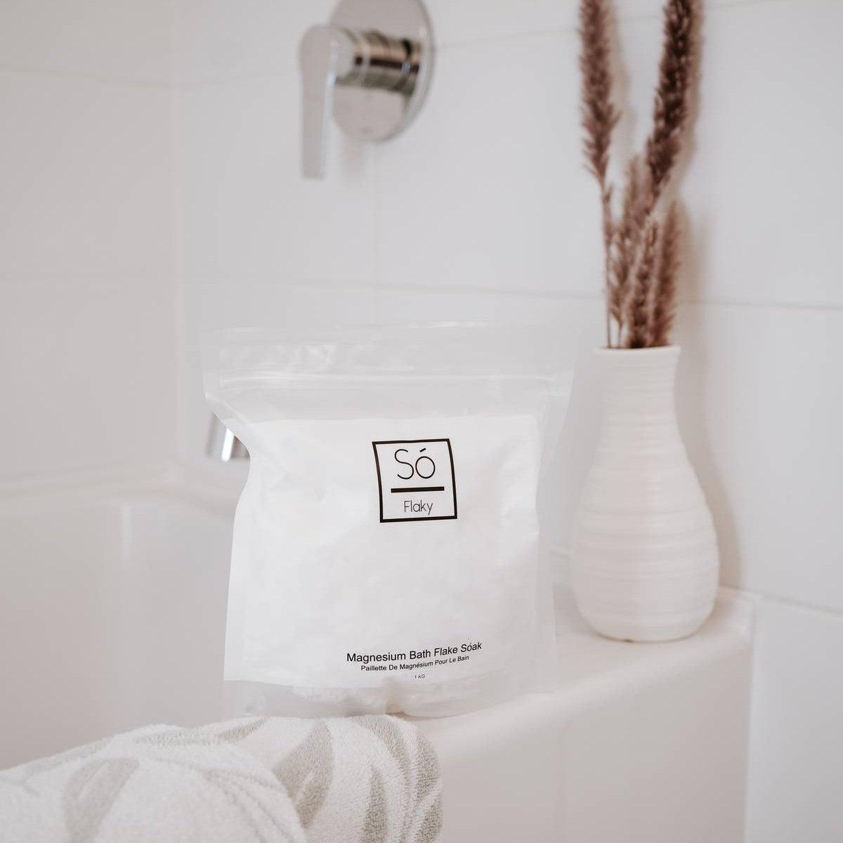 Flaky — Pure Magnesium Bath Flakes — Só Luxury