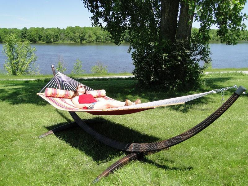 Deluxe Quilted Hammock with Wicker Stand — Hammock Universe Canada