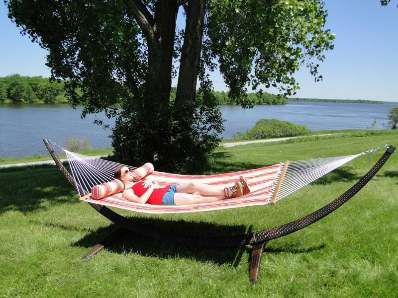 Deluxe Quilted Hammock with Wicker Stand — Hammock Universe Canada